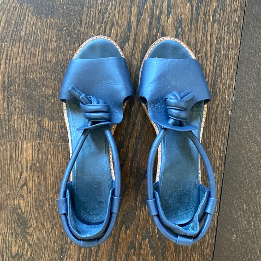 Alpha60 Ayaka Leather Navy Heeled Sandal